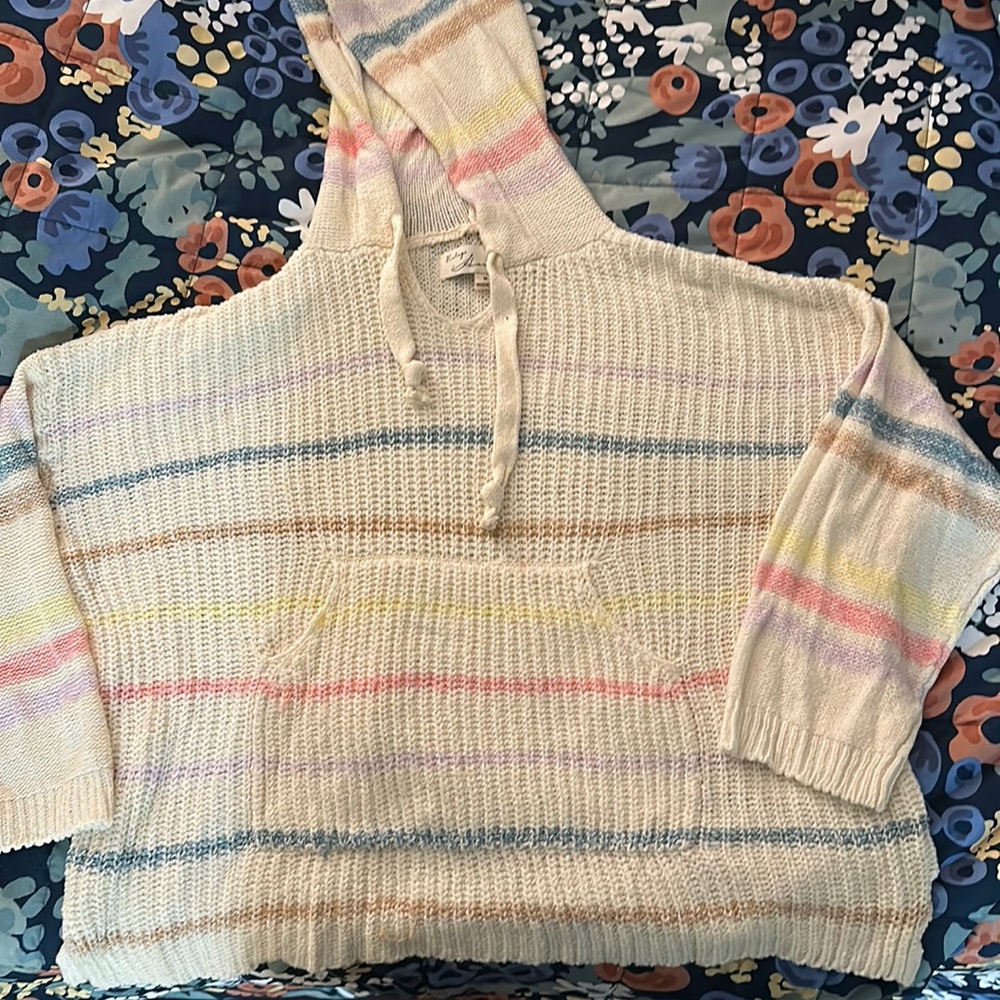 Vintage Havana loose fitting hooded sweater.